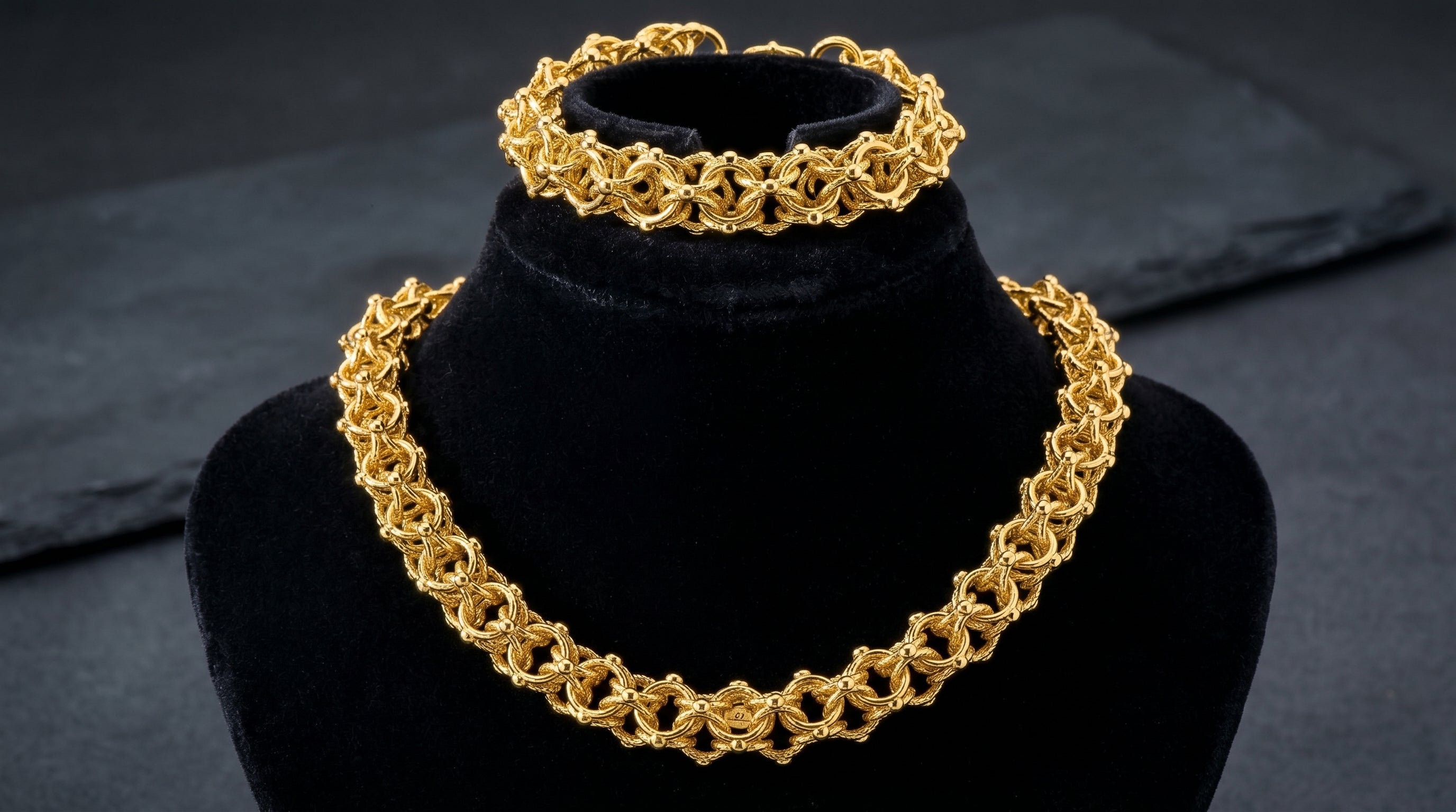 Collier Chaîne Cyclone — Plaqué Or 18 Carats